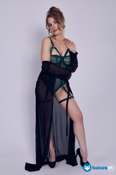 Octavia Red In Green Lingerie 9