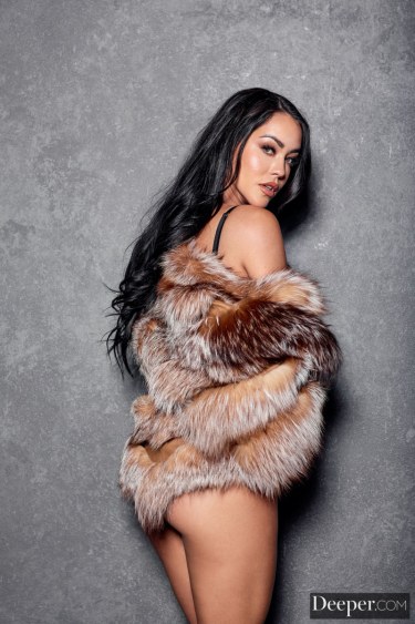 Dark Haired Lingerie Beauty Alina Lopez 8