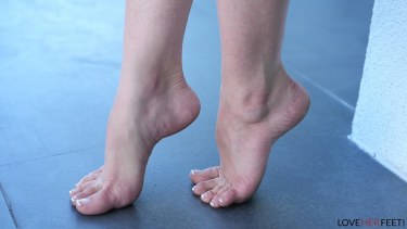 Joi Foot Tease With Aubree Valentine 8