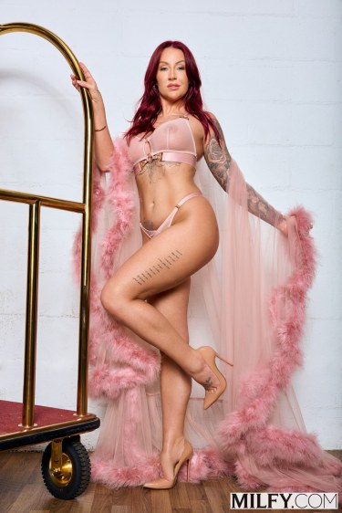 Redhead Lingerie Milf Zoe Grey 8