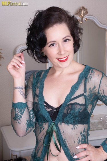 Belle O Hara In Black And Green Lingerie 6