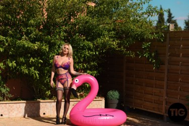 Lycia Sharyl At The Pool 2