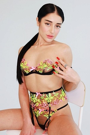 Ara Mix In Floral Lingerie