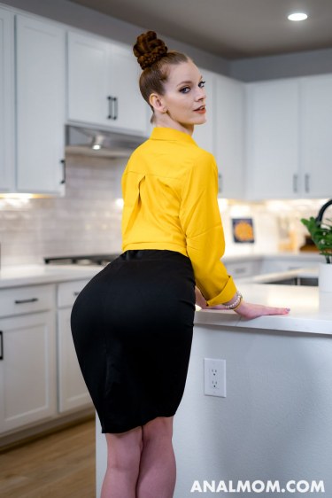 Erin Everheart Strips In The Kitchen 1