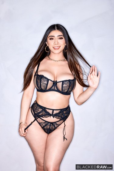 Violet Myers In Yours Tonight 2