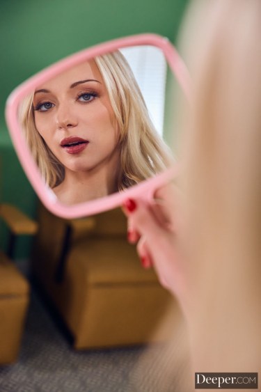 Hot Lingerie Blonde Cecelia Taylor 6