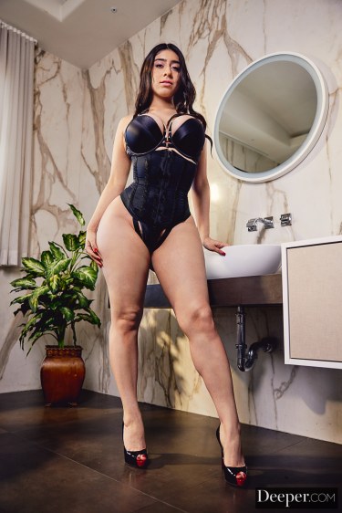 Violet Myers In Black Lingerie 5