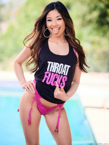 Xxlayna Marie In Sexy Lingerie 1