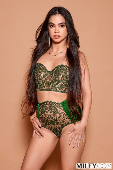 Angelina Moon In Green Lingerie 1