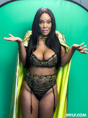 Exotic Lingerie Milf August Skye 2