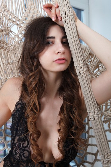 Elle Mira In Aalue 3