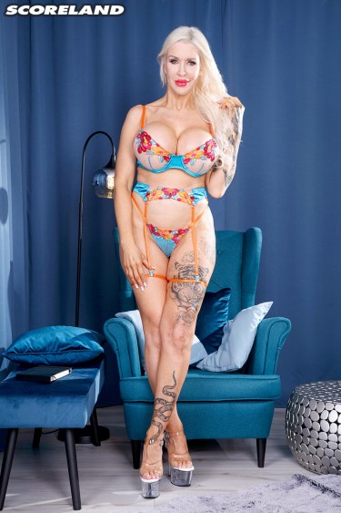 Tania Amazon Is Hotter Than A Volcano 1