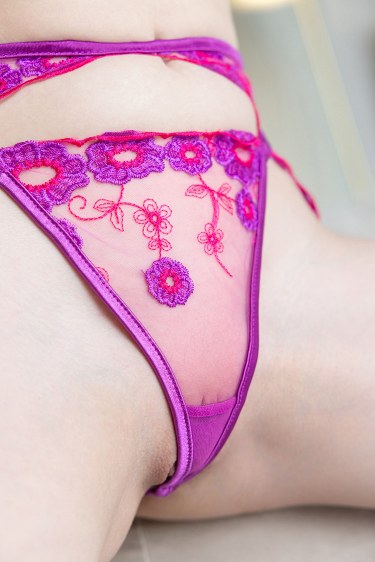 Minnie Lighter In Powerful Seduction 4