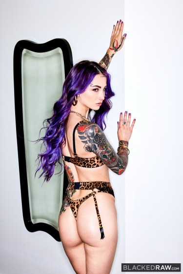 Valerica Steele In Sexy Lingerie 3