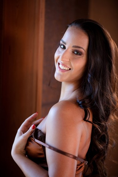 Betzz In Sultry Elegance 4