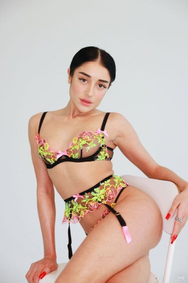 Ara Mix In Floral Lingerie 4
