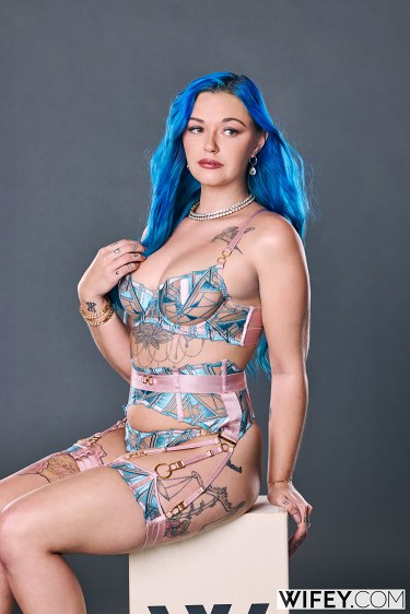 Blue Haired Lingerie Babe Kira Mckay 5