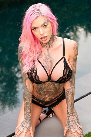 Chantal Danielle In The Garden